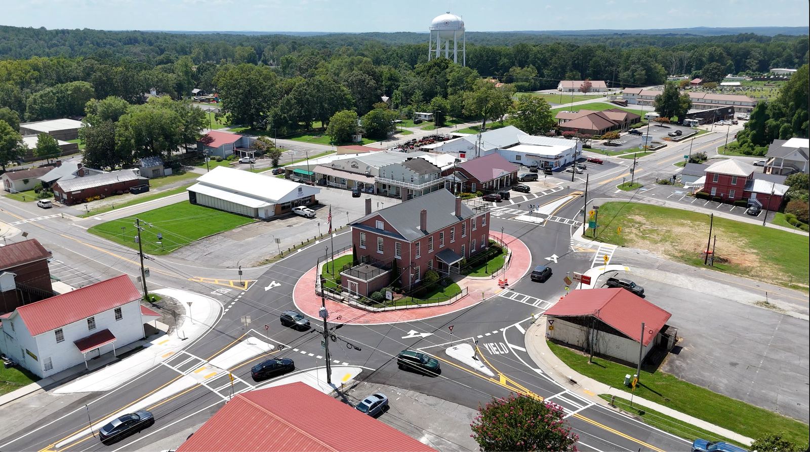 Aerial view of the Dawsonville square and the historic Dawson County courthouse at the roundabout